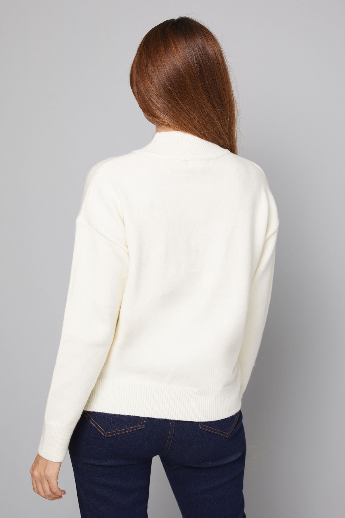 Wallis Wallis Women's Leaf Pattern Embellished Crew Neck Jumper in Ivory - 3