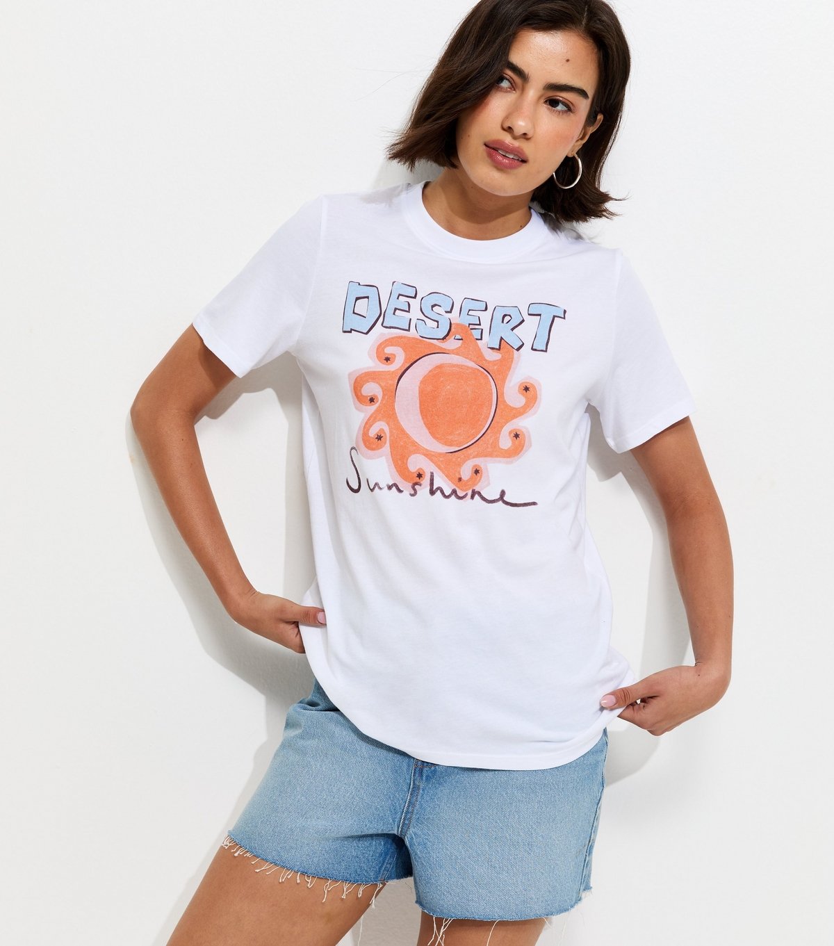 New Look Women's White Cotton Sun Graphic Relaxed T-Shirt New Look - 2