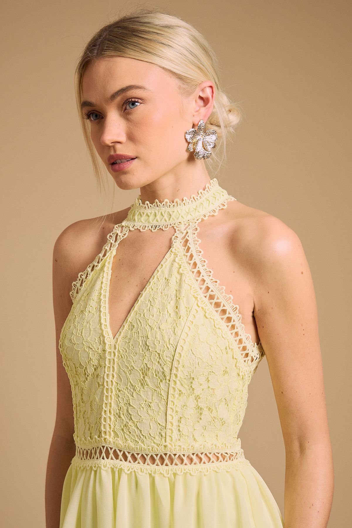 Oasis Oasis Women's Lace Tiered Halter Neck Midi Dress in Yellow - 4