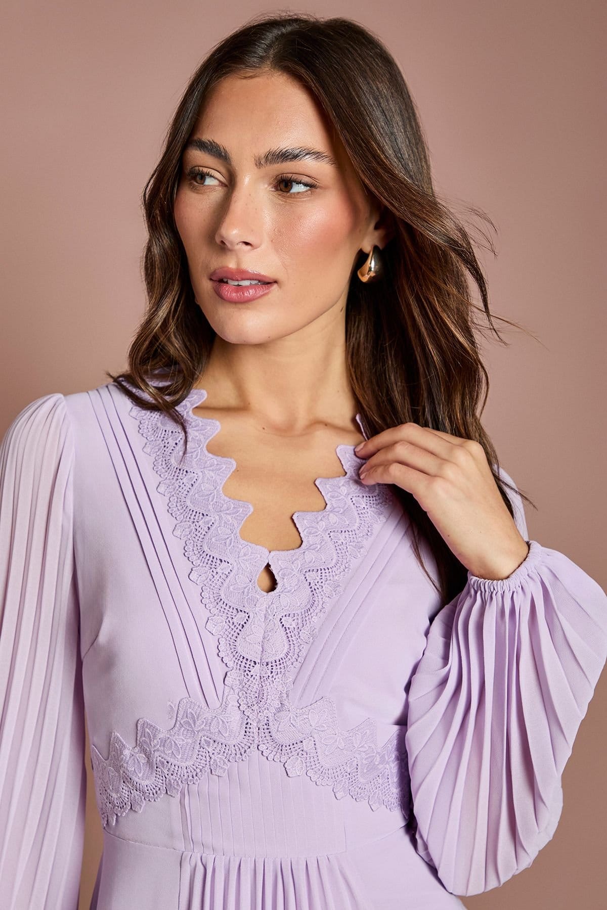 Coast Coast Women's Pleat Detail Lace Trim Maxi Dress in Lilac - 4
