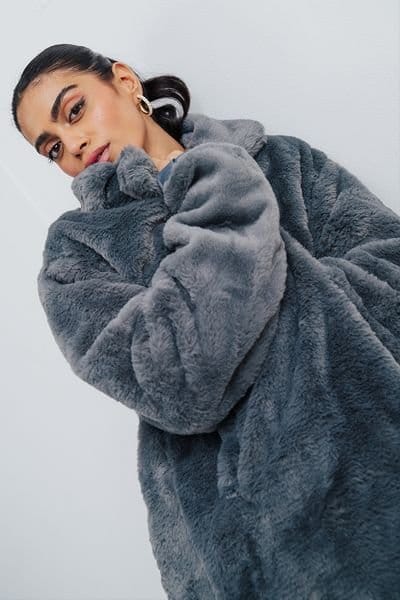 Zafosh Zafosh Women's Faux Fur Relaxed Fit Over coat - Luxurious & Cozy Winter Outerwear in Grey - 3