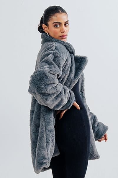 Zafosh Zafosh Women's Faux Fur Relaxed Fit Over coat - Luxurious & Cozy Winter Outerwear in Grey - 4
