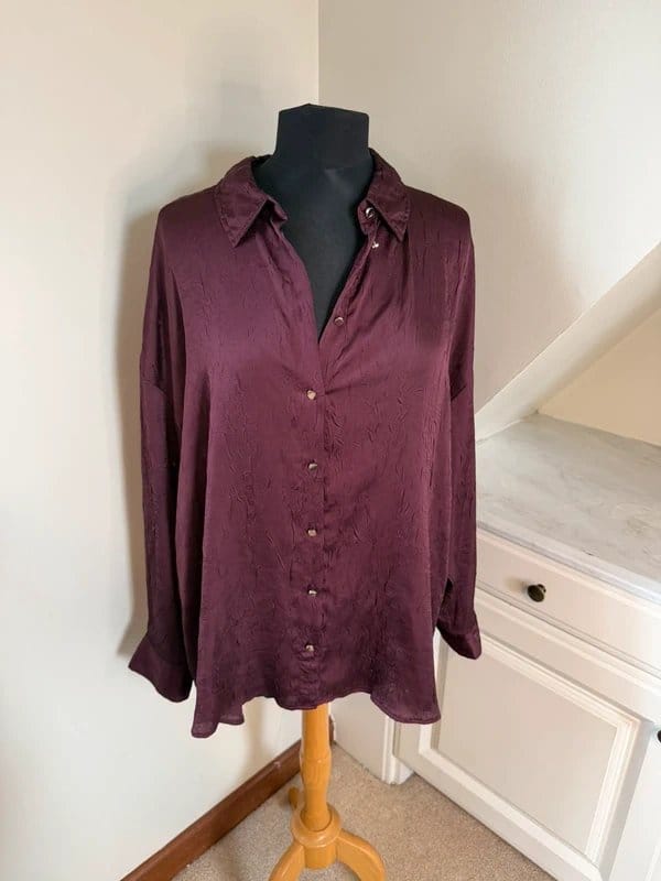 Matalan Et Vous Burgundy Plum Satin Gold Button Shirt Blouse Size XL 16-18 New
