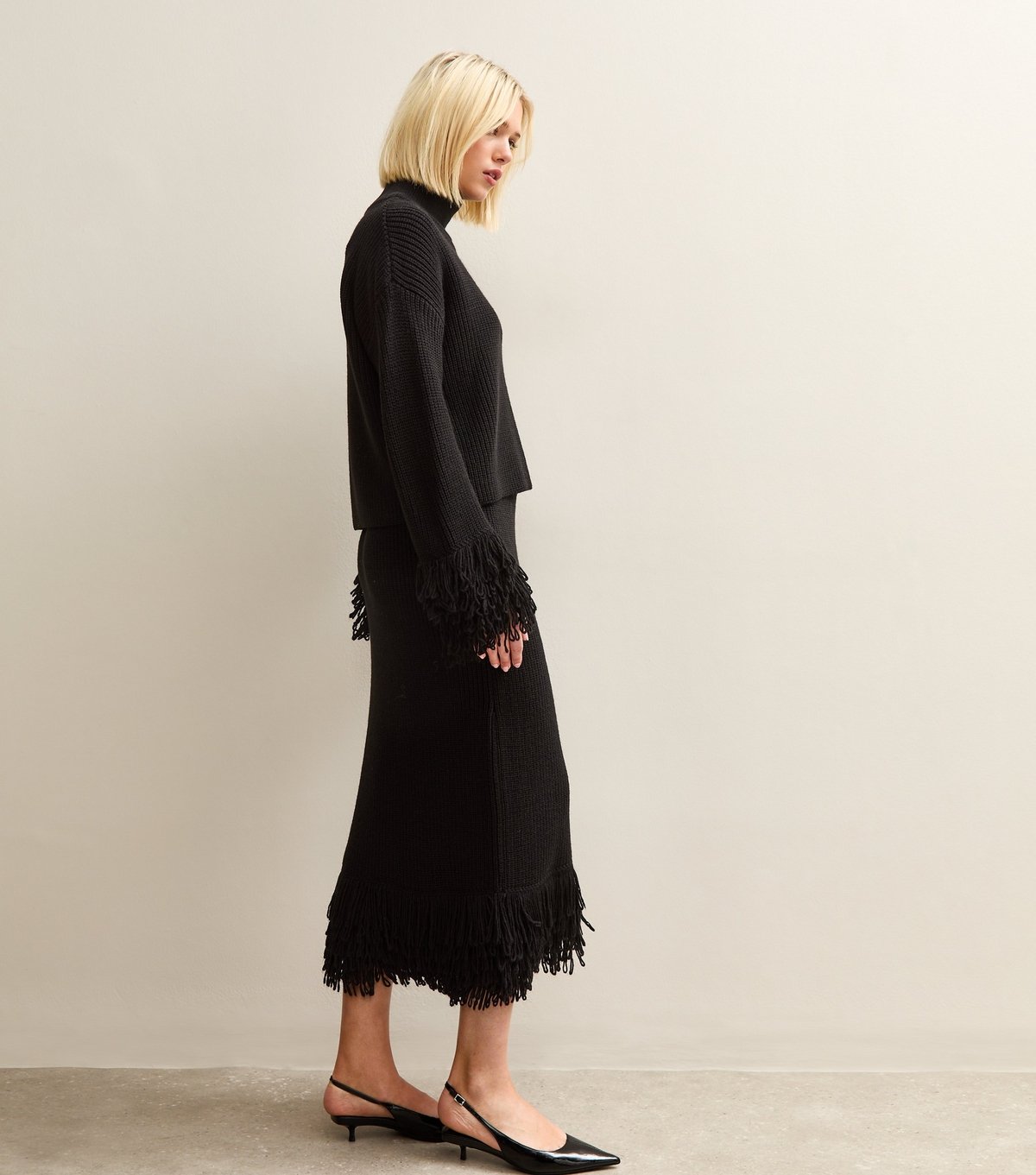 New Look Women's Black Knit Looped Fringe Midi Skirt New Look - 2