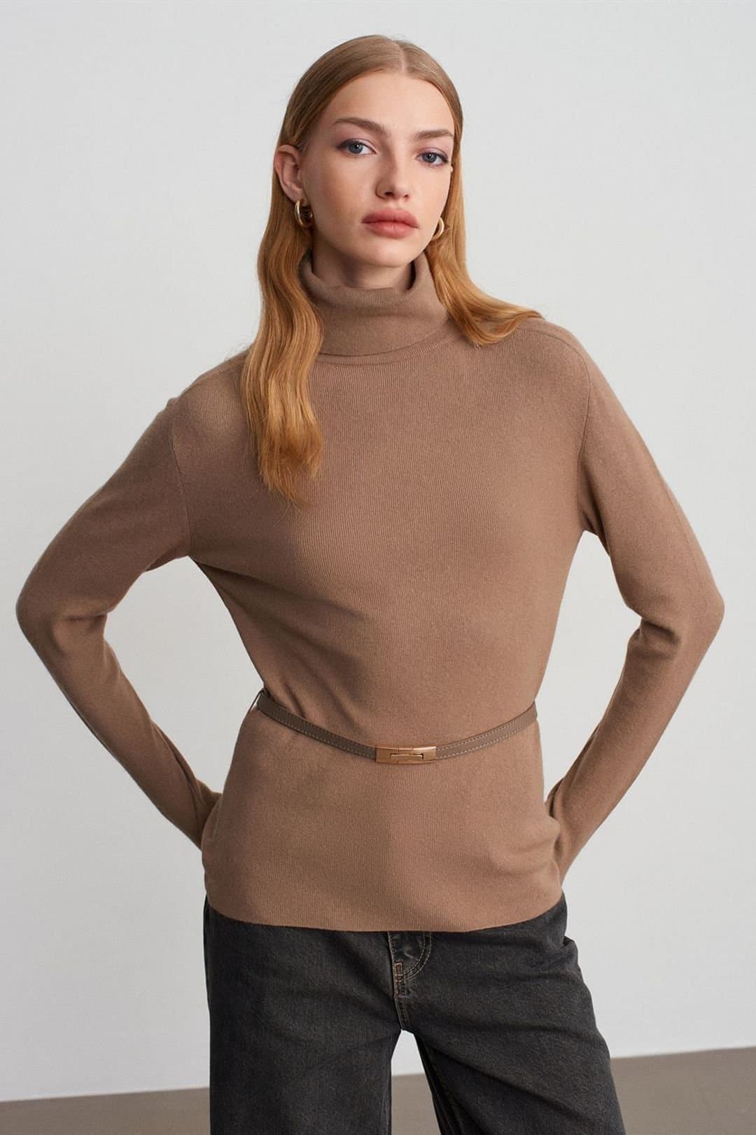 Dilvin Dilvin Women's Belted Turtleneck Knit Sweater in Camel