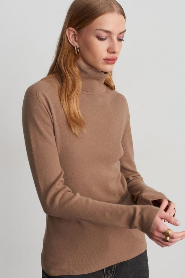 Dilvin Dilvin Women's Belted Turtleneck Knit Sweater in Camel - 3