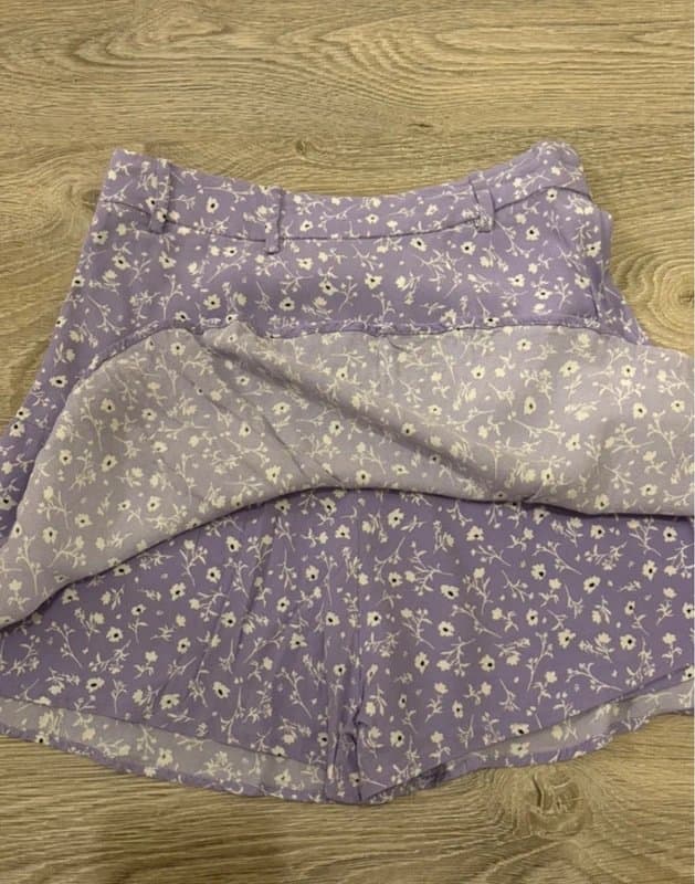 Zara Zara lilac floral summer skorts size small
