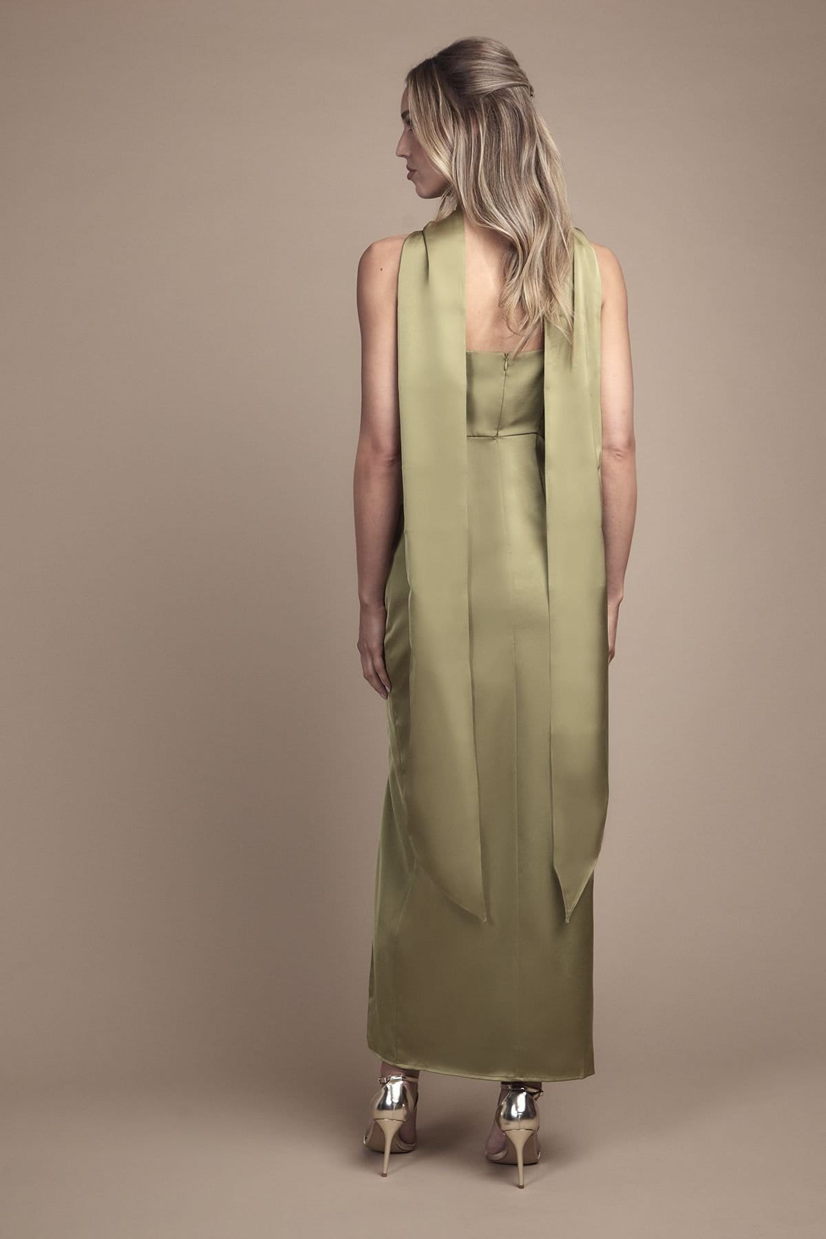 Oasis Oasis Women's Strappy Satin Maxi Bridesmaid Dress with Scarf in Olive - 4