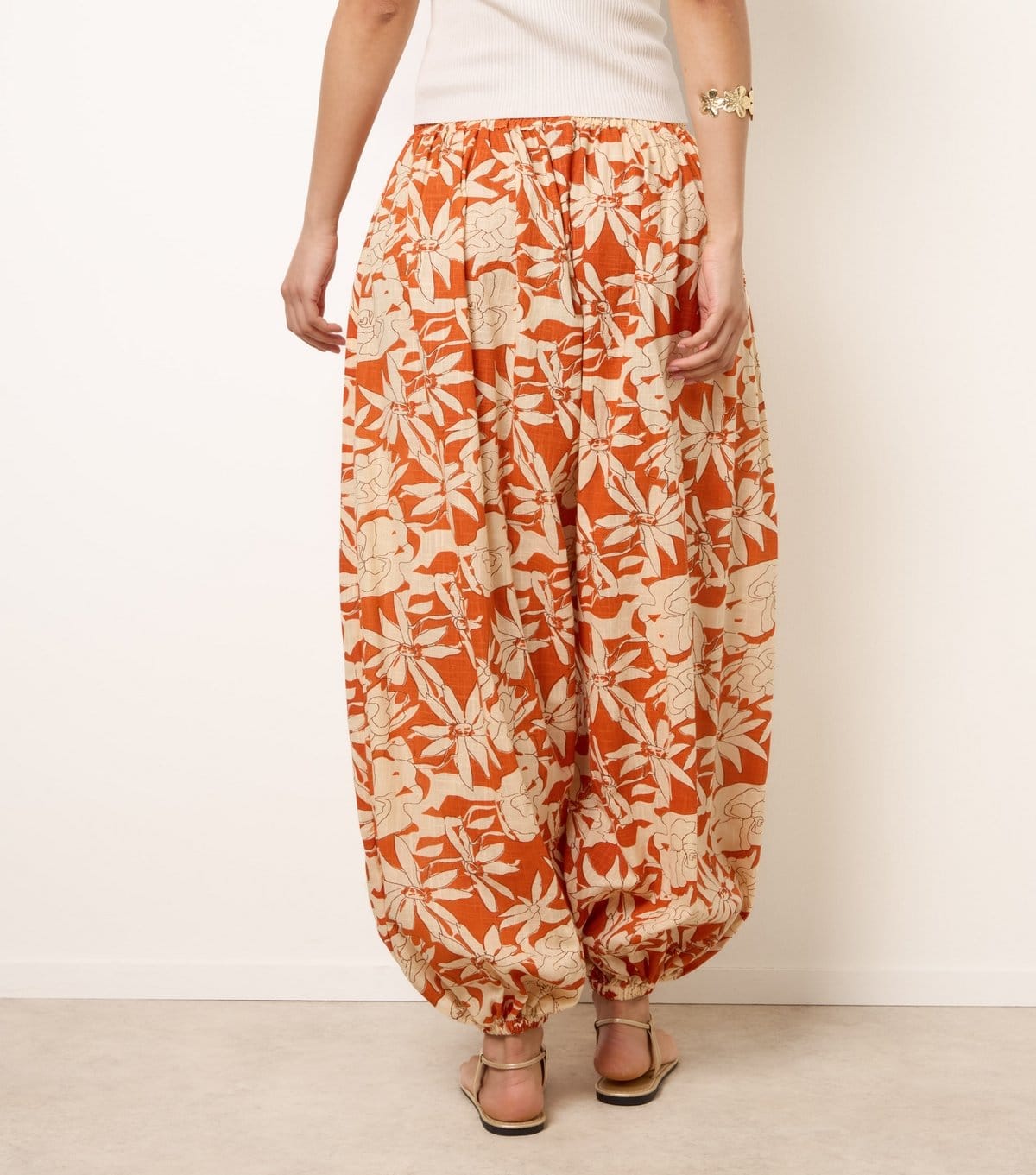 Blue Vanilla Women's Orange Floral Print Balloon Pants Blue Vanilla New Look - 4