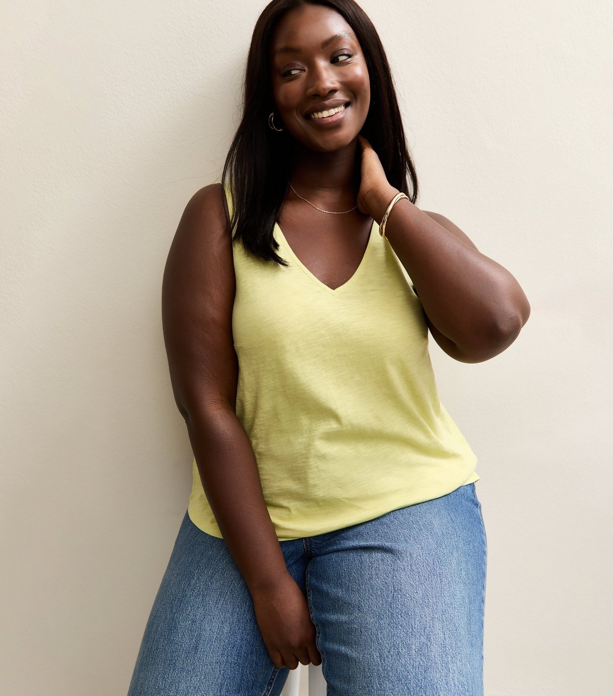 New Look Women's Plus Size Light Green Relaxed V-Neck Vest Curves New Look - 2