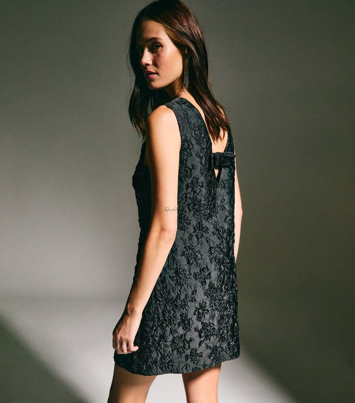 New Look Women's Black Metallic Floral Jacquard A-Line Mini Shift Dress New Look