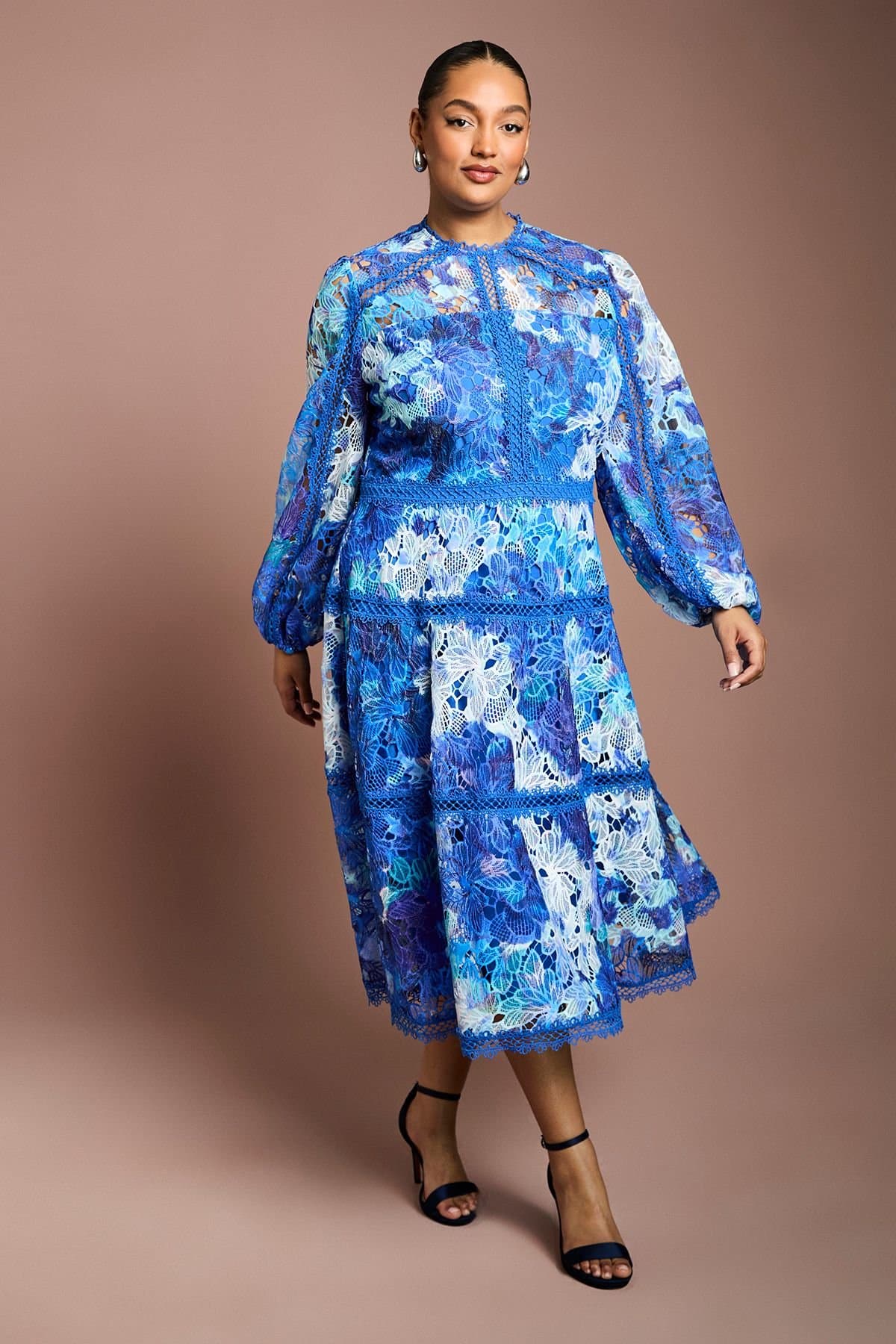 Coast Coast Women's Plus Printed Lace Panelled Long Sleeve Dress in Blue