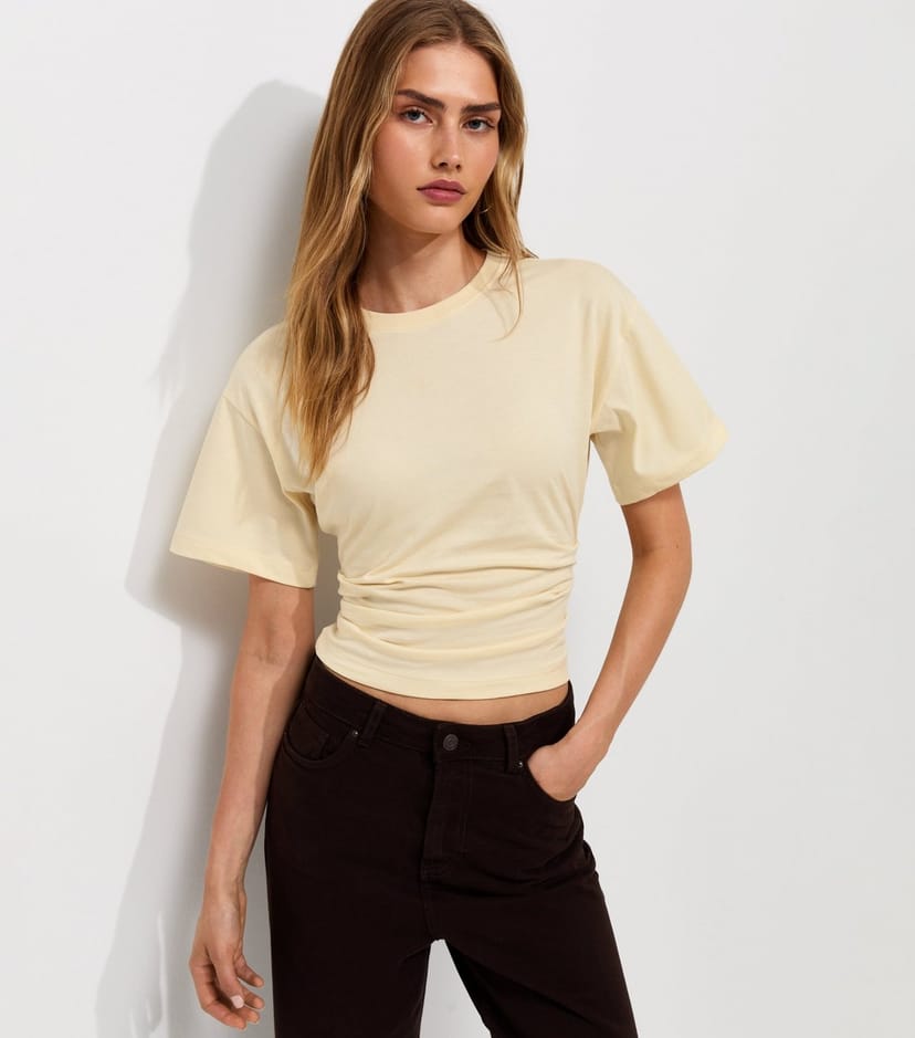 New Look Women's Yellow Ruched Waist Crew Neck T-Shirt New Look - 1