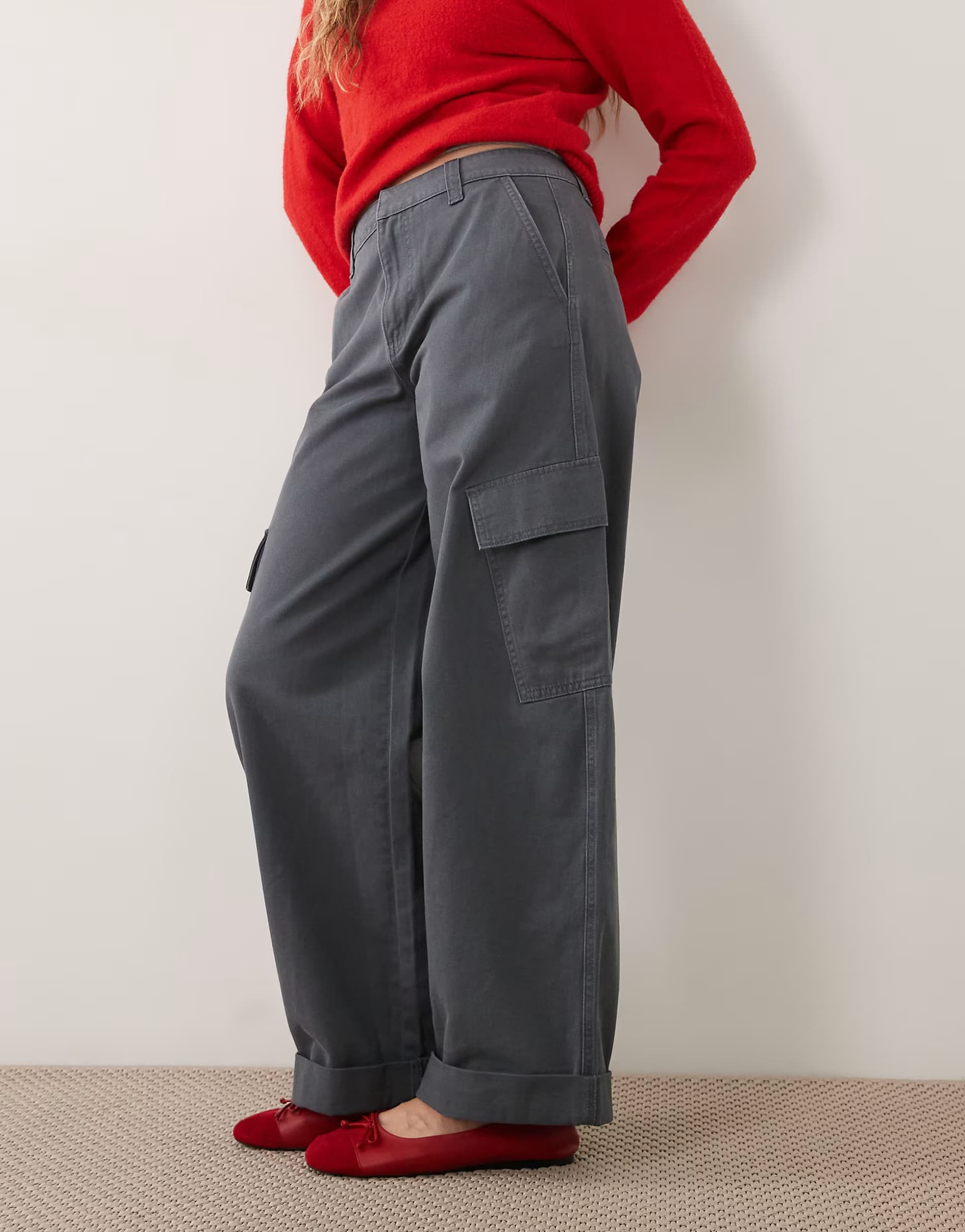 ASOS ASOS DESIGN rolled hem cargo trouser with pocket detail in charcoal