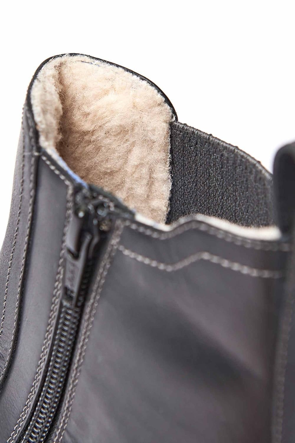 Moshulu Moshulu Women's 'Kos' Chunky Sole Leather Ankle Boot in Black - 4