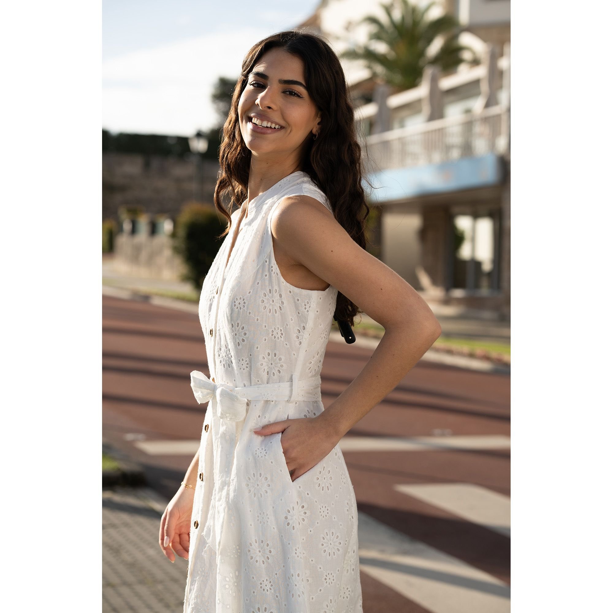 Yumi Yumi Women's White Flower Broderie Anglaise Cotton Shirt Dress - 2