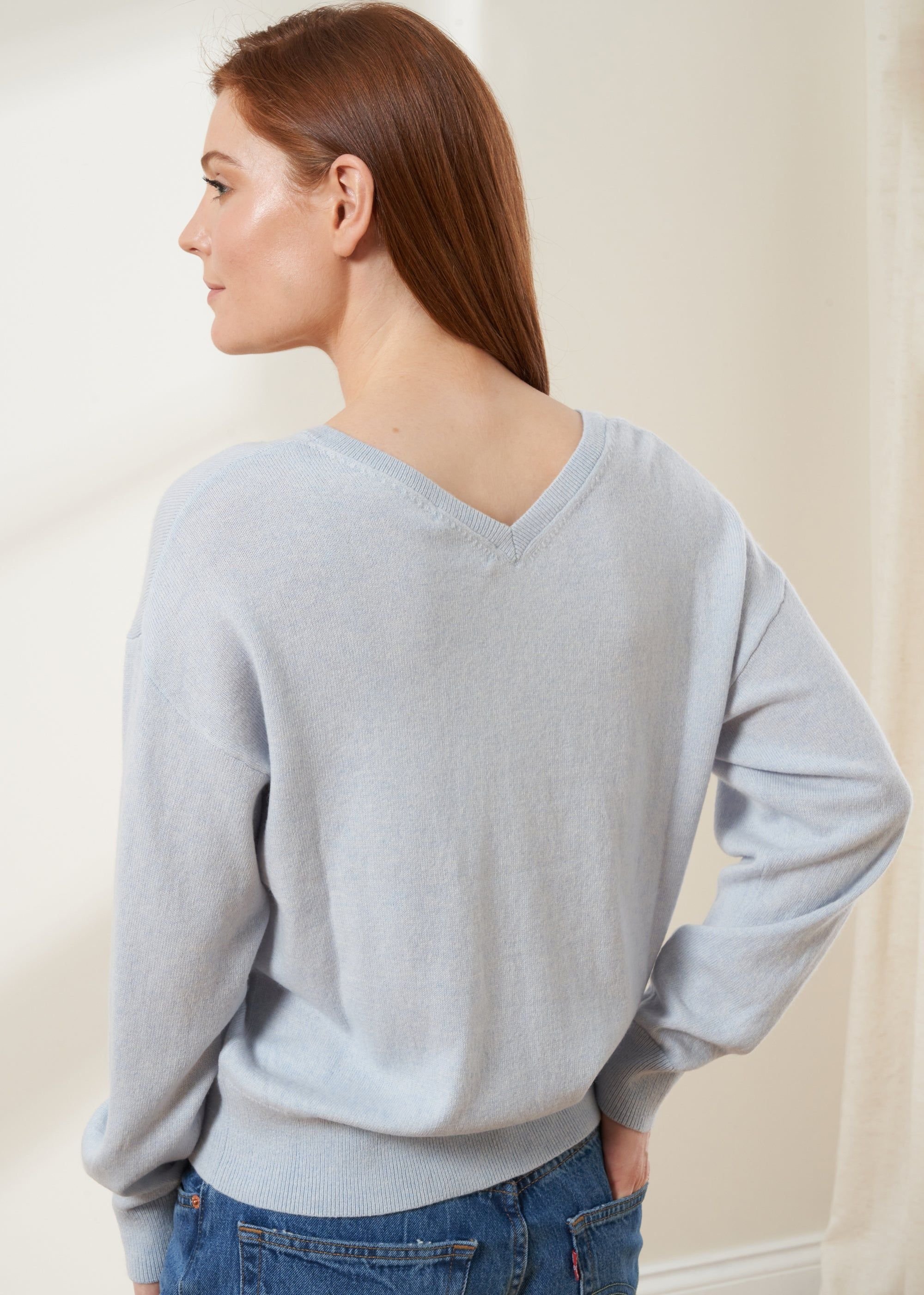 Truly Truly Women's Merino & Cashmere Wool V-Neck Jumper in Light Blue - 2