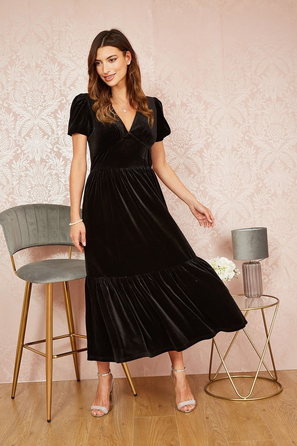 Yumi Yumi Women's Black Velvet Midi Dress - 1