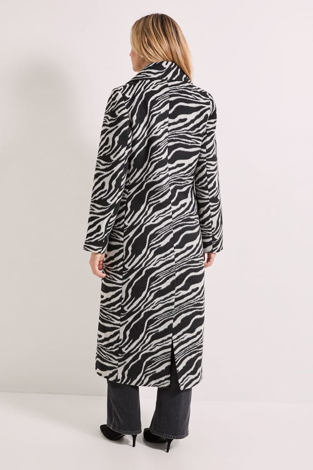Dorothy Perkins Dorothy Perkins Women's Zebra Double Breasted Coat in Mono - 3