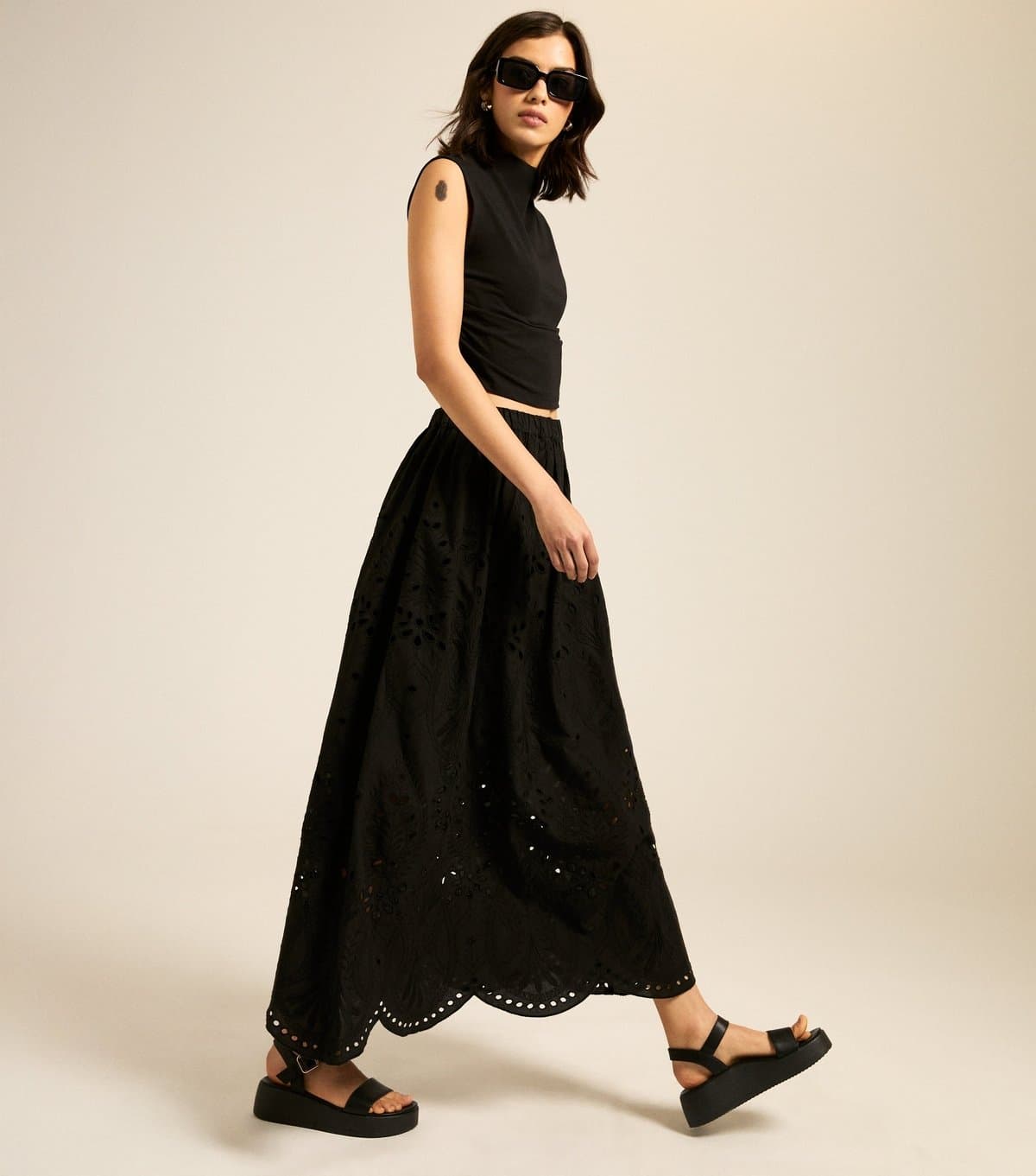 New Look Women's Black Embroidered Scalloped Hem Midi Skirt New Look
