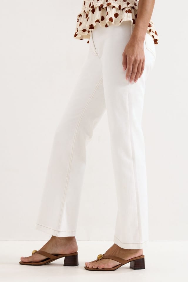 Phase Eight Phase Eight Women's Olivia Bootcut Jean in Off-White - 3