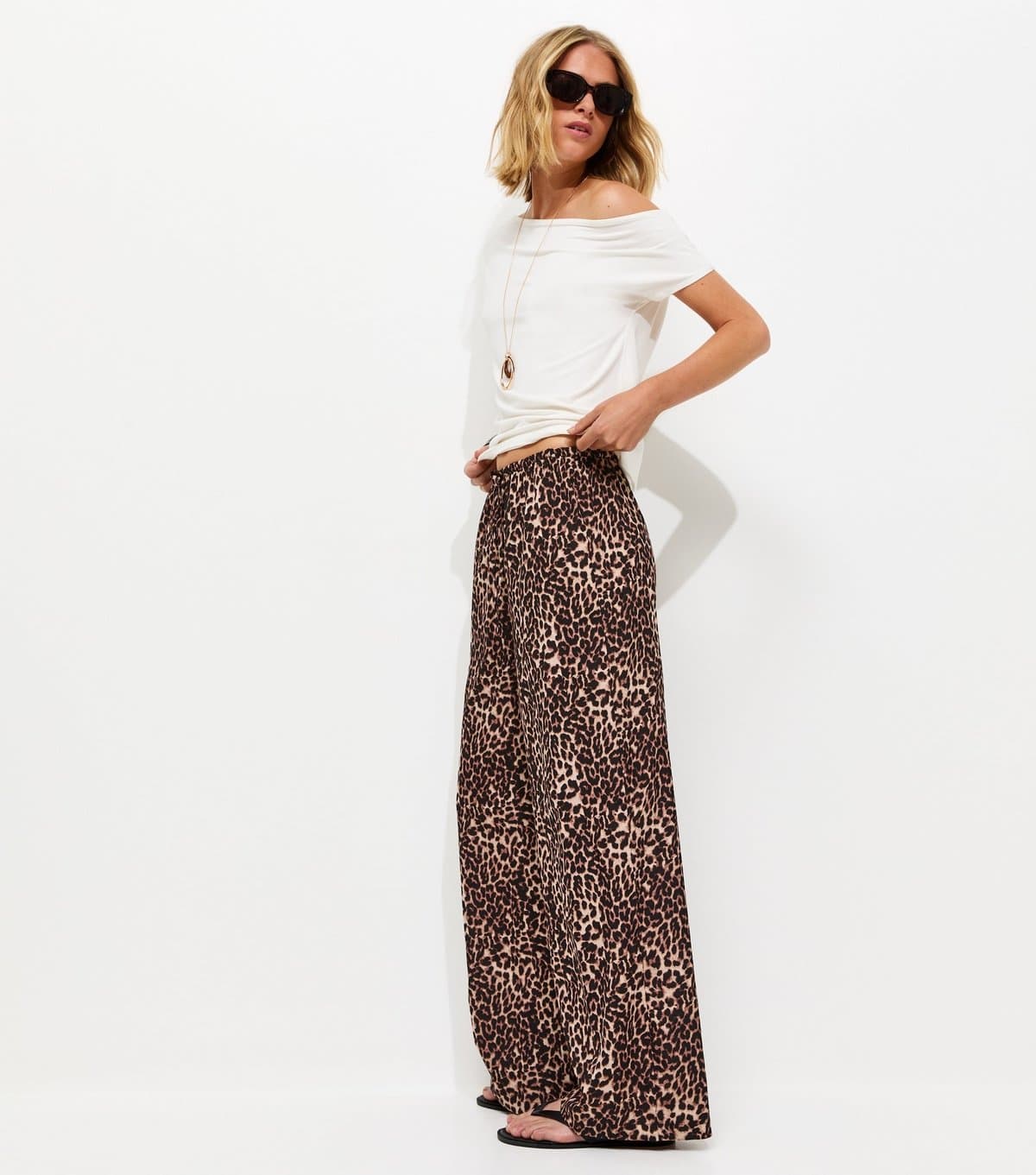 New Look Women's Brown Crepe Leopard Print Wide Leg Trousers New Look