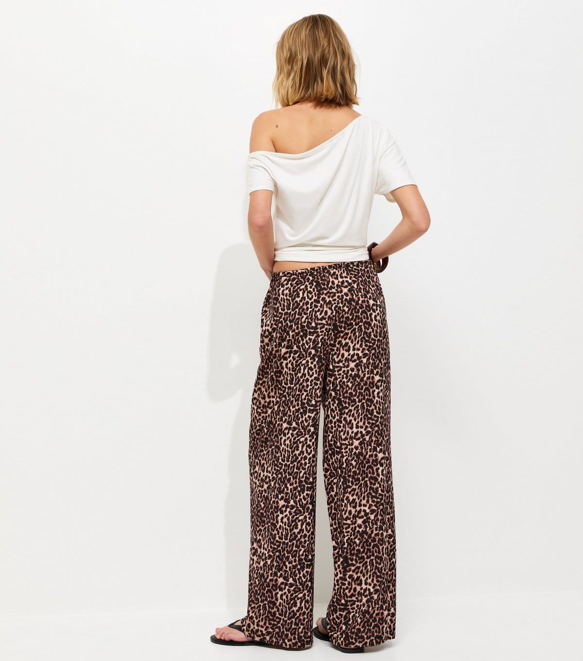 New Look Women's Brown Crepe Leopard Print Wide Leg Trousers New Look - 4