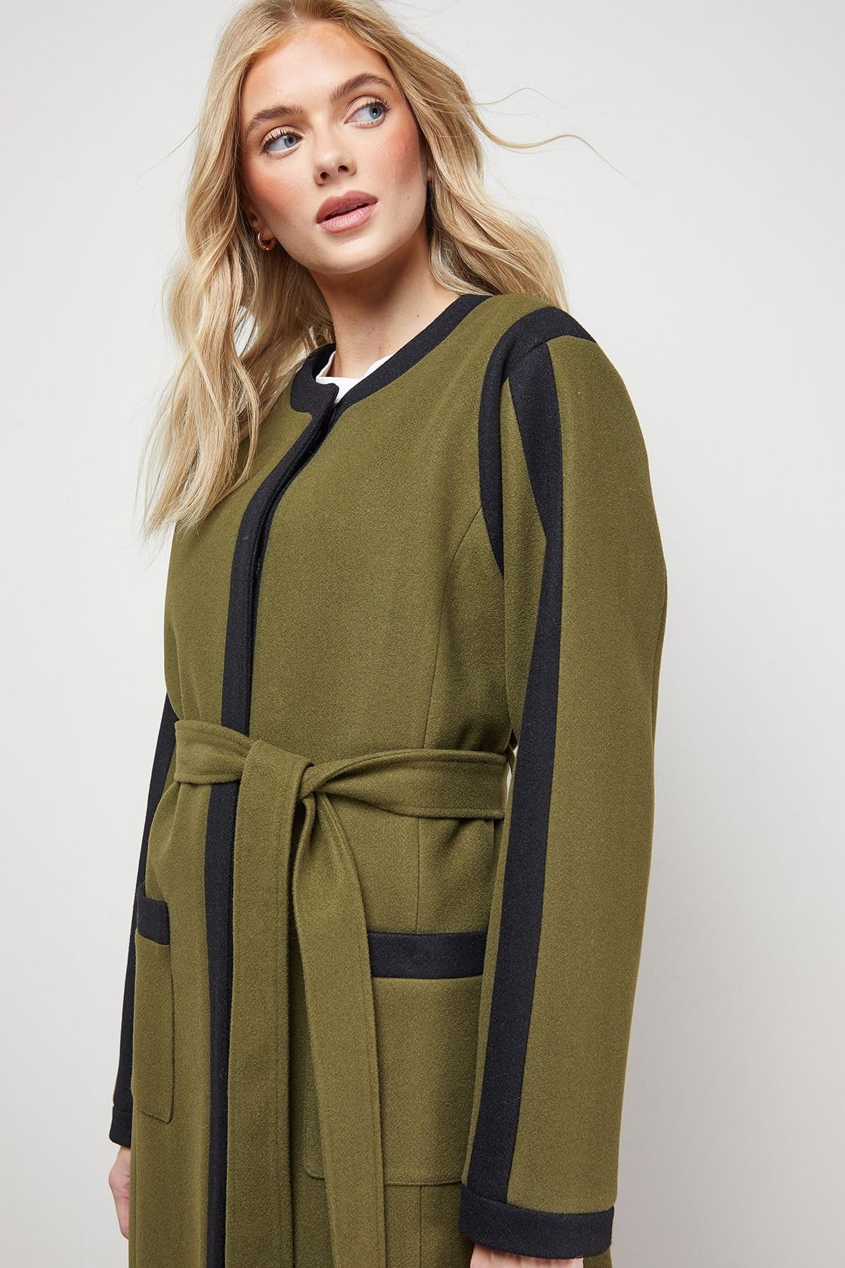 Oasis Oasis Women's Tipped Coat in Olive - 4