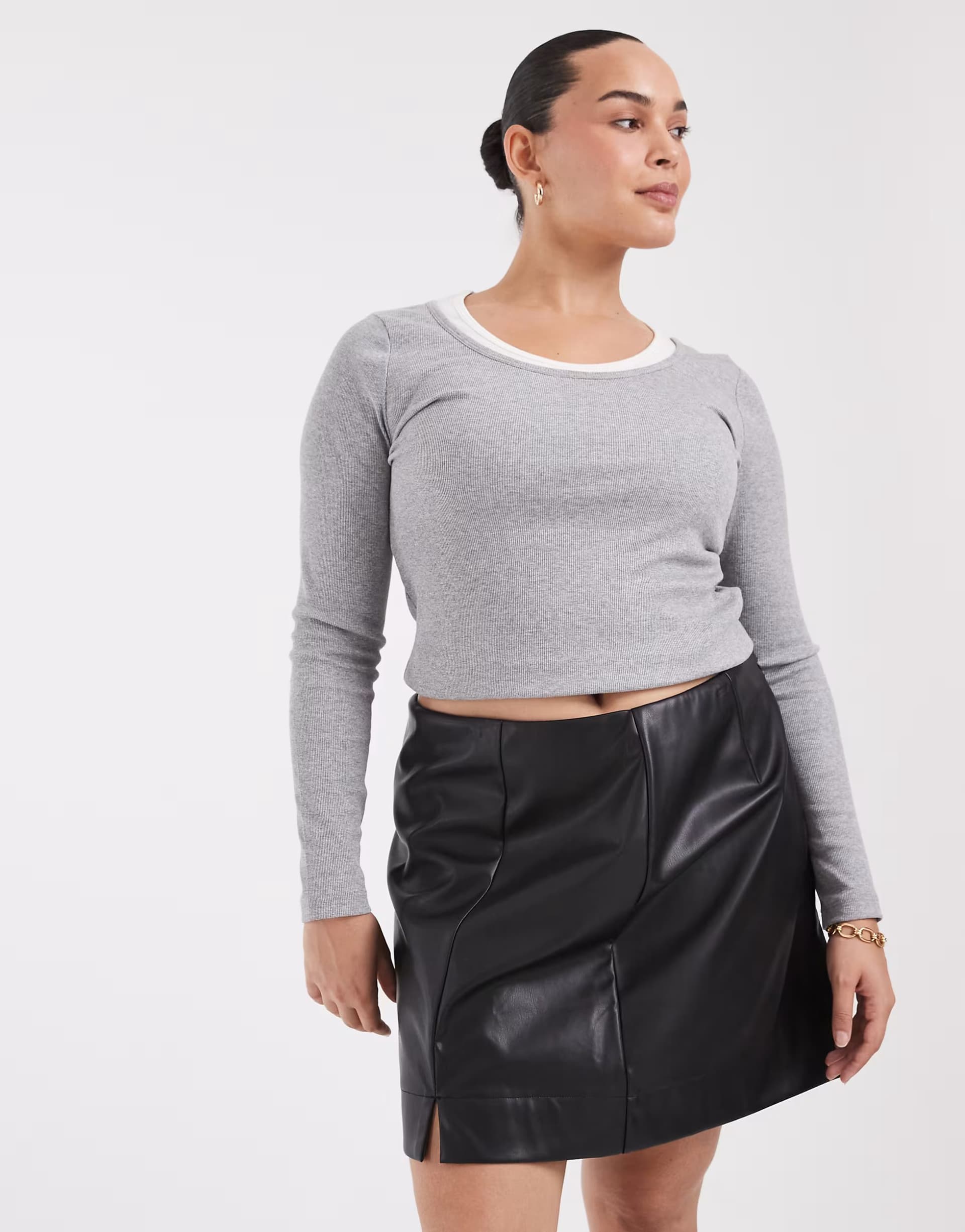 ASOS ASOS DESIGN Curve tailored faux leather mini pelmet skirt with split in black