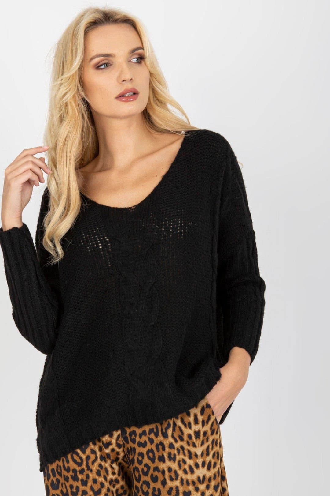 Love Lace Love Lace Women's Heart Neck Long Sleeve Sweater in Black