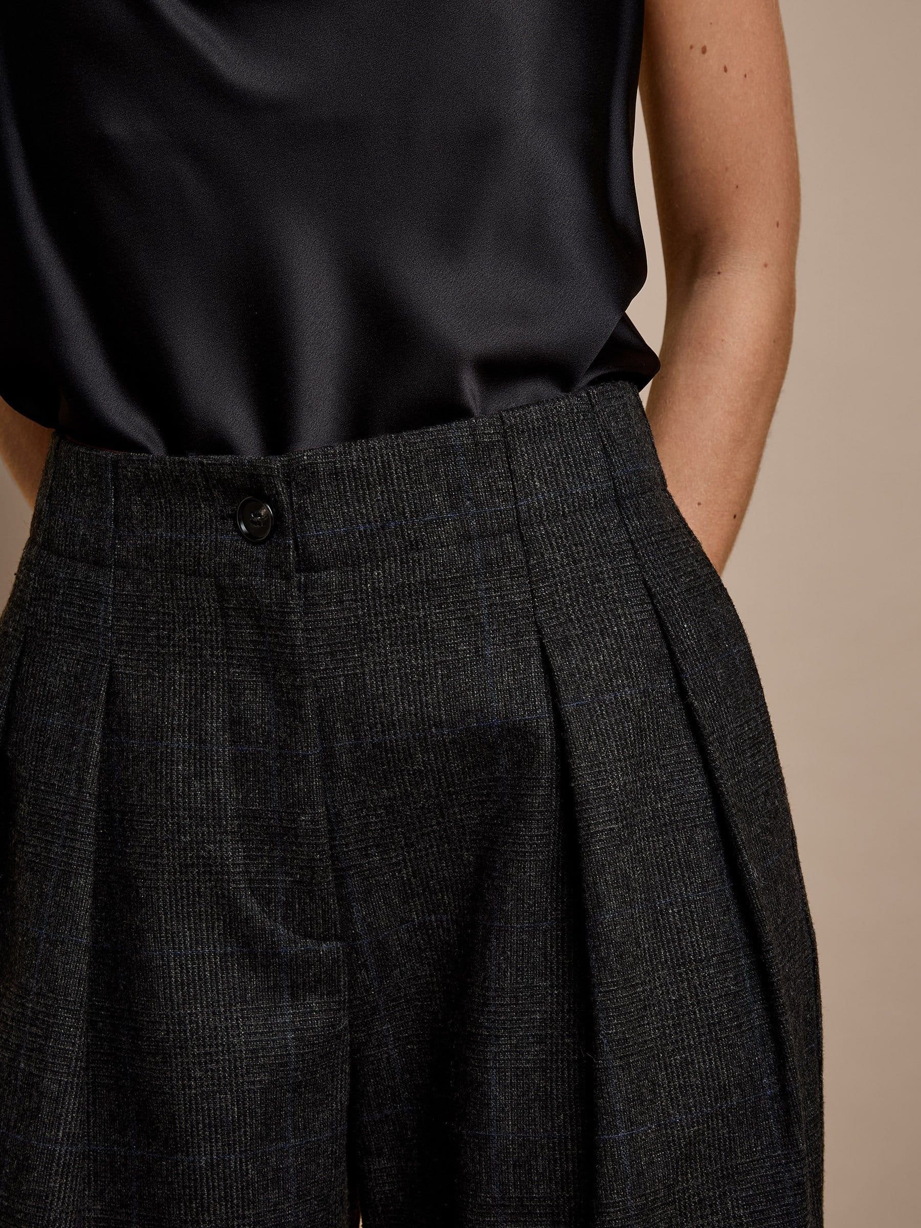 GWD by GEORGE W. DAVIES GWD by GEORGE W. DAVIES Women's GWD Hannah Pleat-Front Grey Checked Trouser in Chocolate - 4