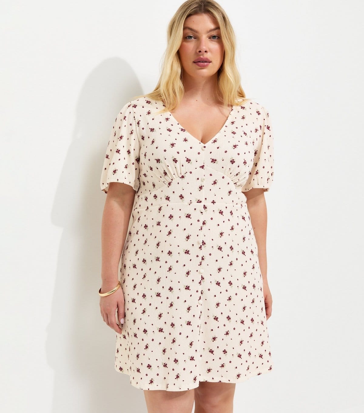 New Look White Crinkle Texture V-Neck Mini Dress
