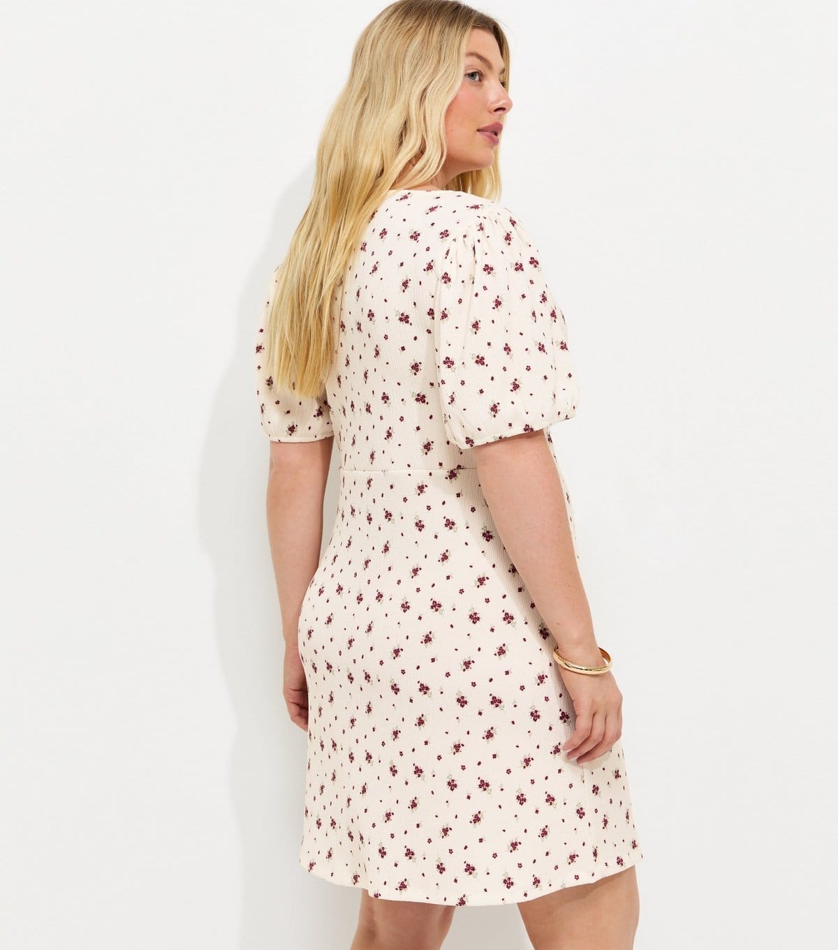 New Look Women's Plus Size White Crinkle Texture V-Neck Short Sleeve Mini Dress Curves New Look - 4
