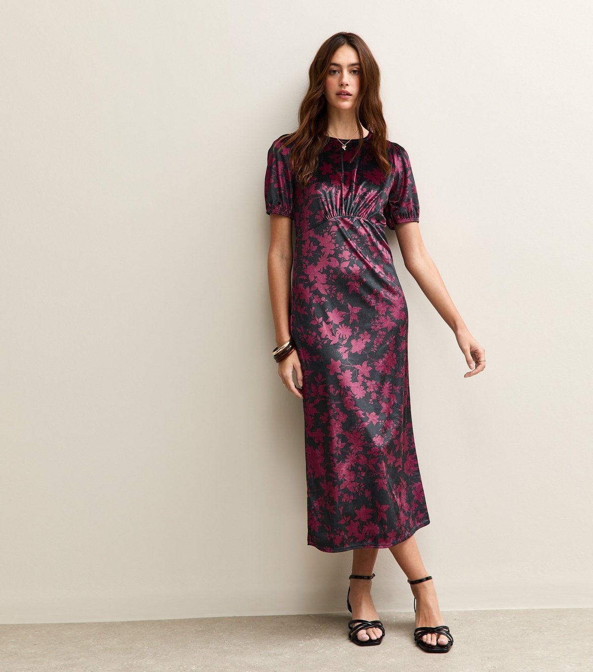 New Look Women's Black Floral Print Velvet Midi Dress New Look - 3