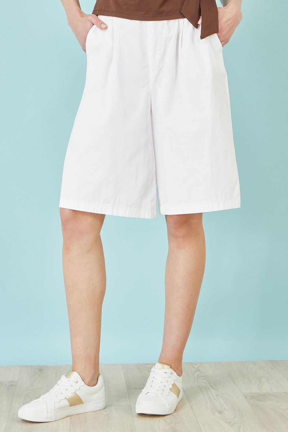 Yumi Yumi Women's White Cotton Bermuda Shorts
