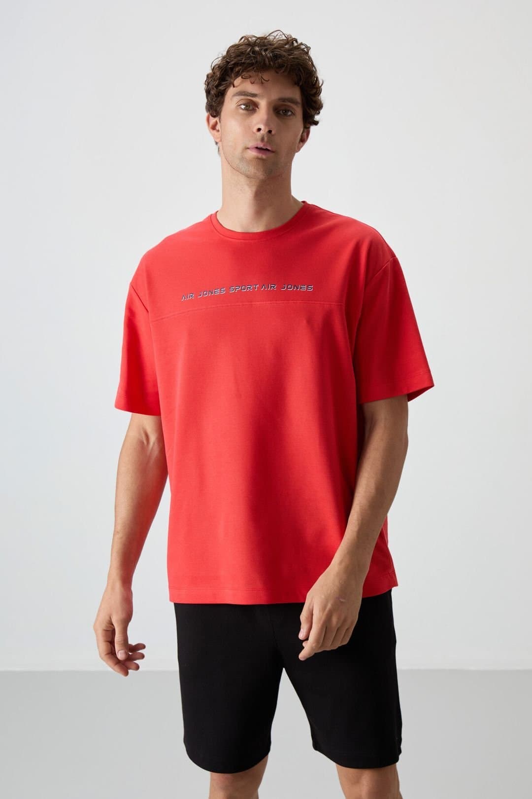 Tommy Life Tommy Life Men's Oversized Crew Neck Printed T-Shirt in Red