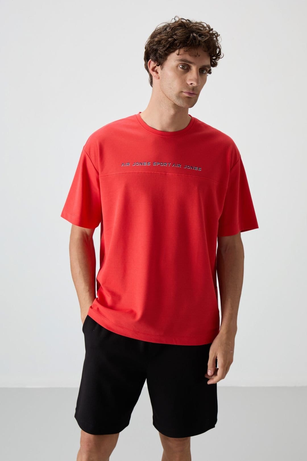 Tommy Life Tommy Life Men's Oversized Crew Neck Printed T-Shirt in Red - 4