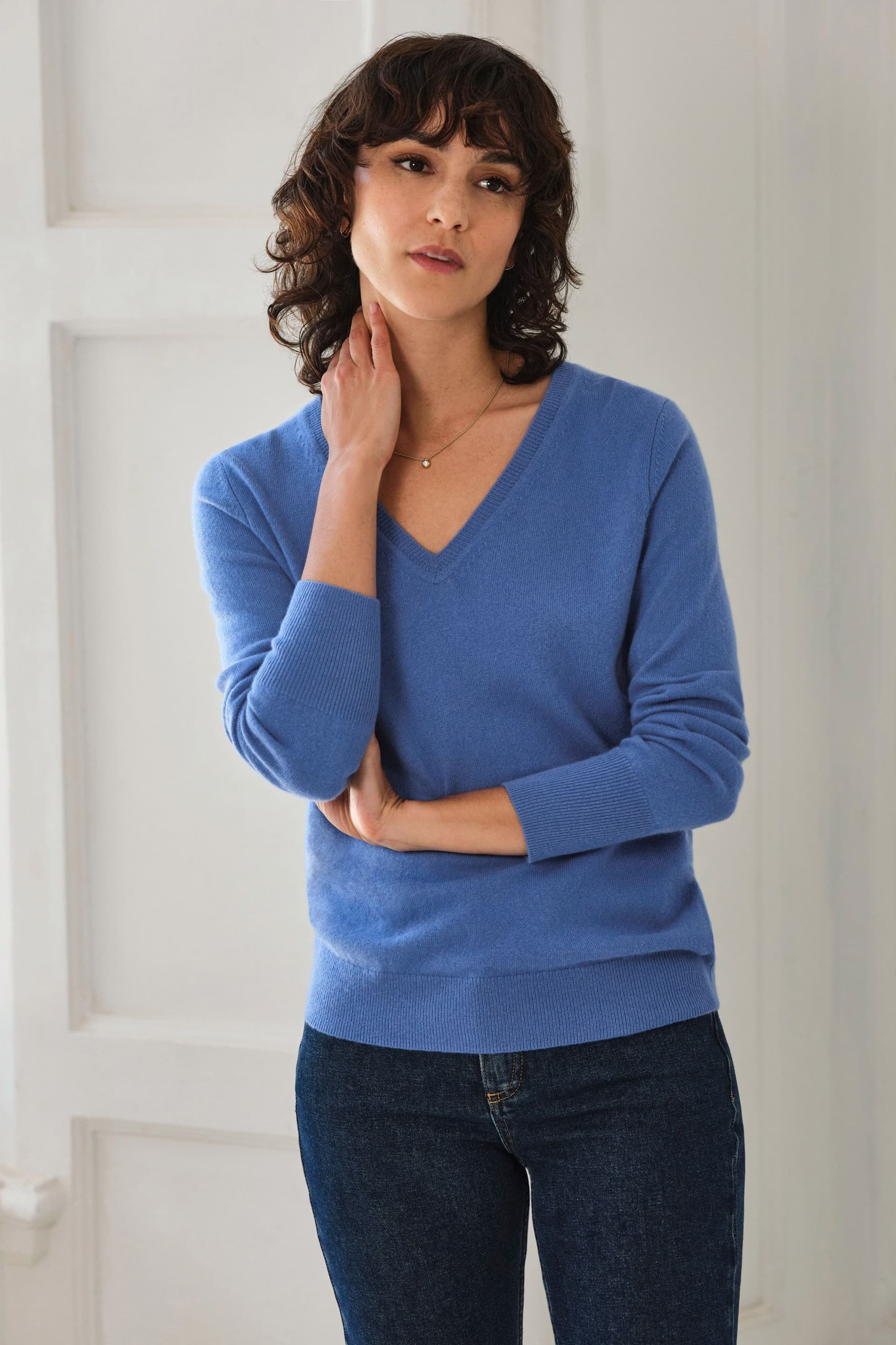 Pure Collection Pure Collection Women's Cashmere V Neck Sweater in Mid Blue