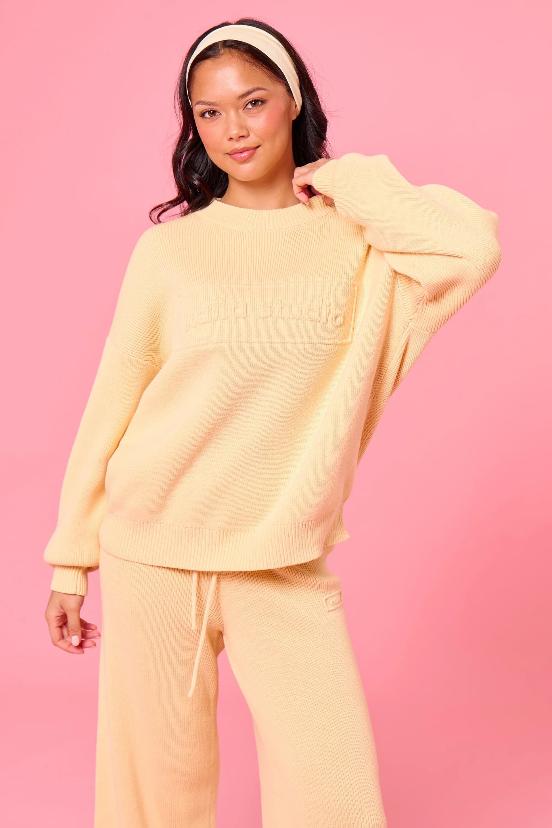 Kaiia Kaiia Embossed Premium Knit Oversized Sweatshirt Soft Yellow