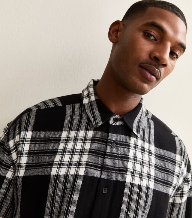 New Look Men's Black and White Relaxed Checked Long Sleeve Shirt New Look - 2