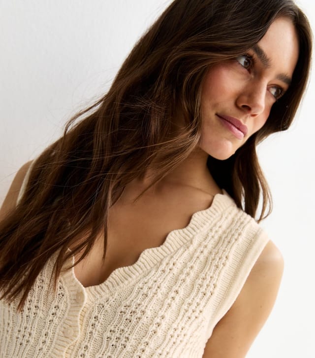 New Look Women's Petite Cotton Rich Cream Stitch Knit V-Neck Waistcoat New Look - 3