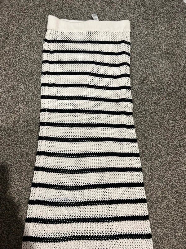 PrettyLittleThing Prettylittlething white and black stripe crochet maxi skirt size 10