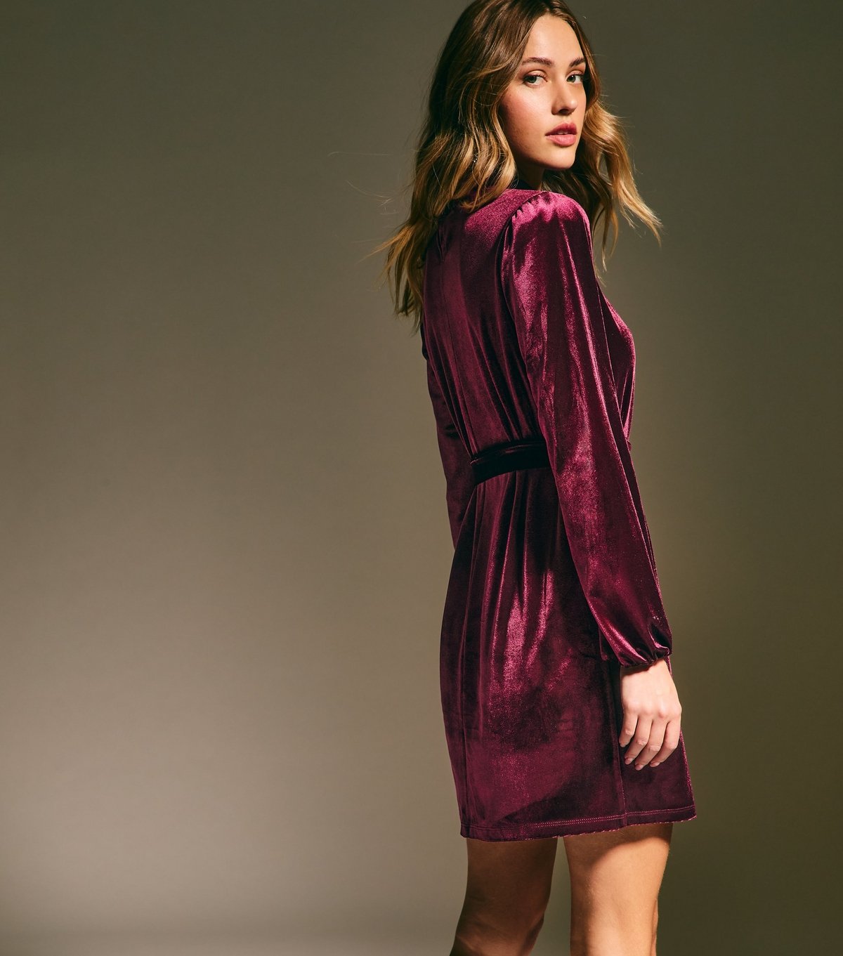 New Look Women's Dark Burgundy Velvet Long Sleeve Belted Mini Dress New Look - 4