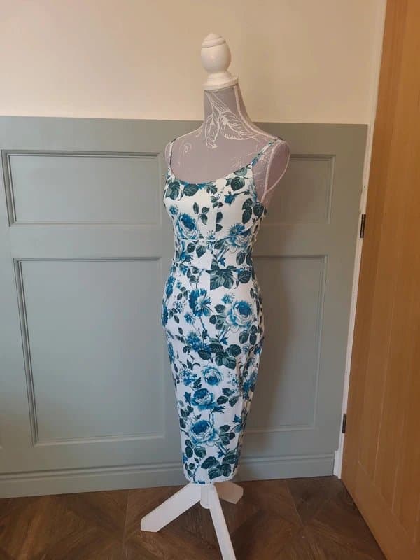 ASOS Pretty ladies summer dress from ASOS Size 8