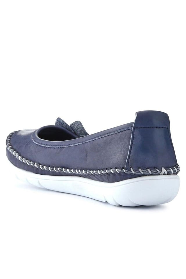 Pavers Pavers Women's Lightweight Leather Pumps in Navy - 3