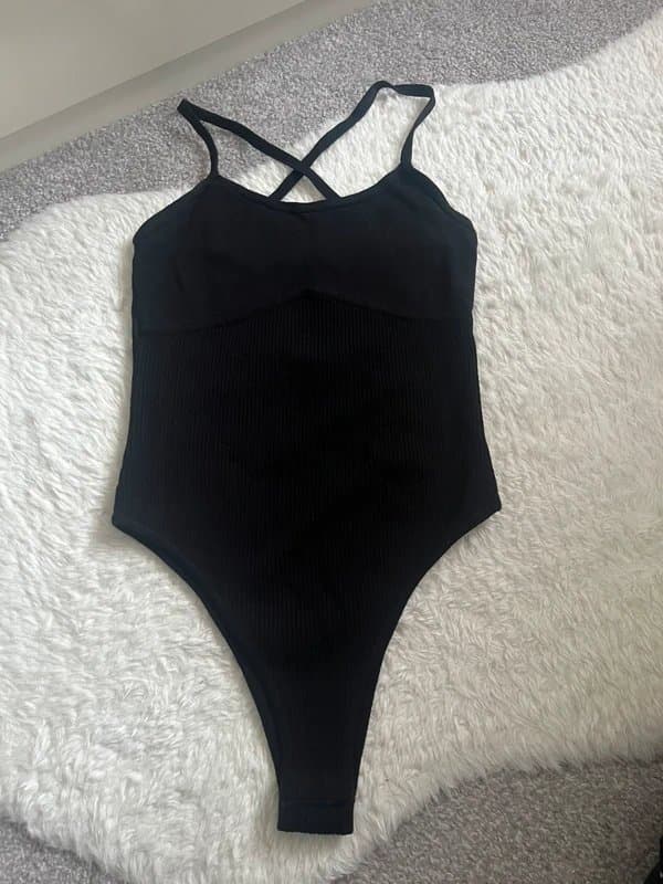 ASOS ASOS design black bodysuit petite UK 6