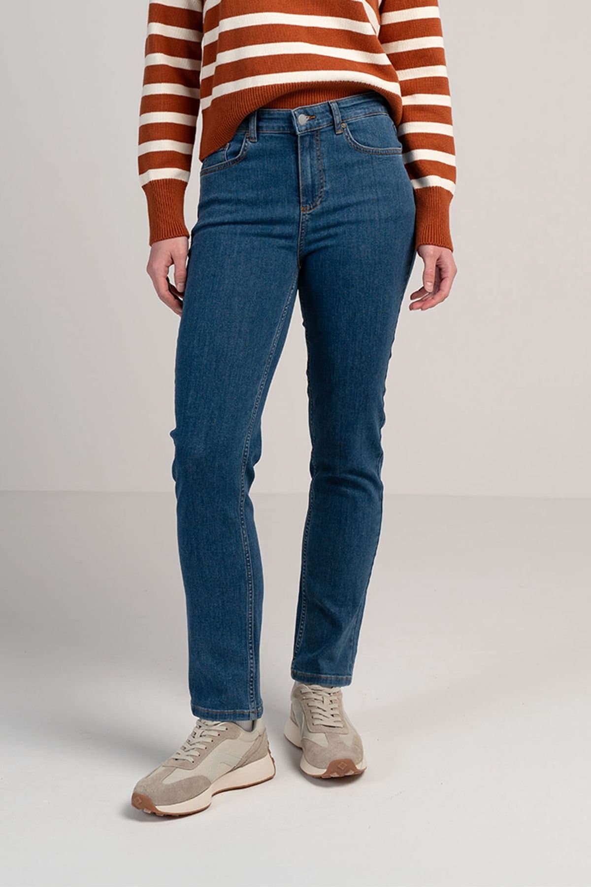 Kettlewell Kettlewell Women's Darla Comfort Straight Leg Jeans in Mid Blue