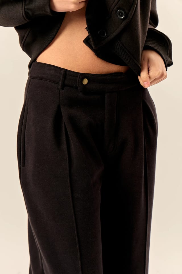 Kaiia Kaiia Pleat Detail Tailored Wide Leg Joggers Black - 2
