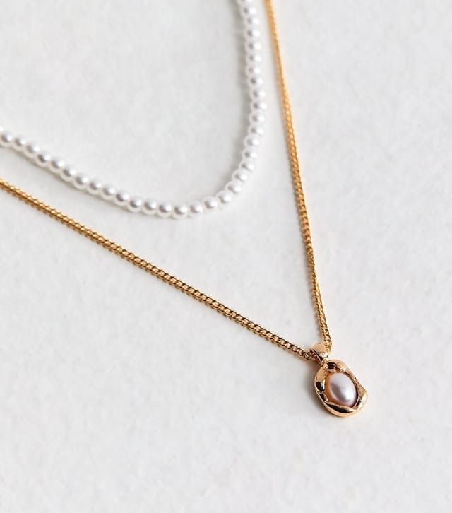New Look Gold Tone 2 Layer Faux Pearl Oval Pendant Necklace New Look - 3