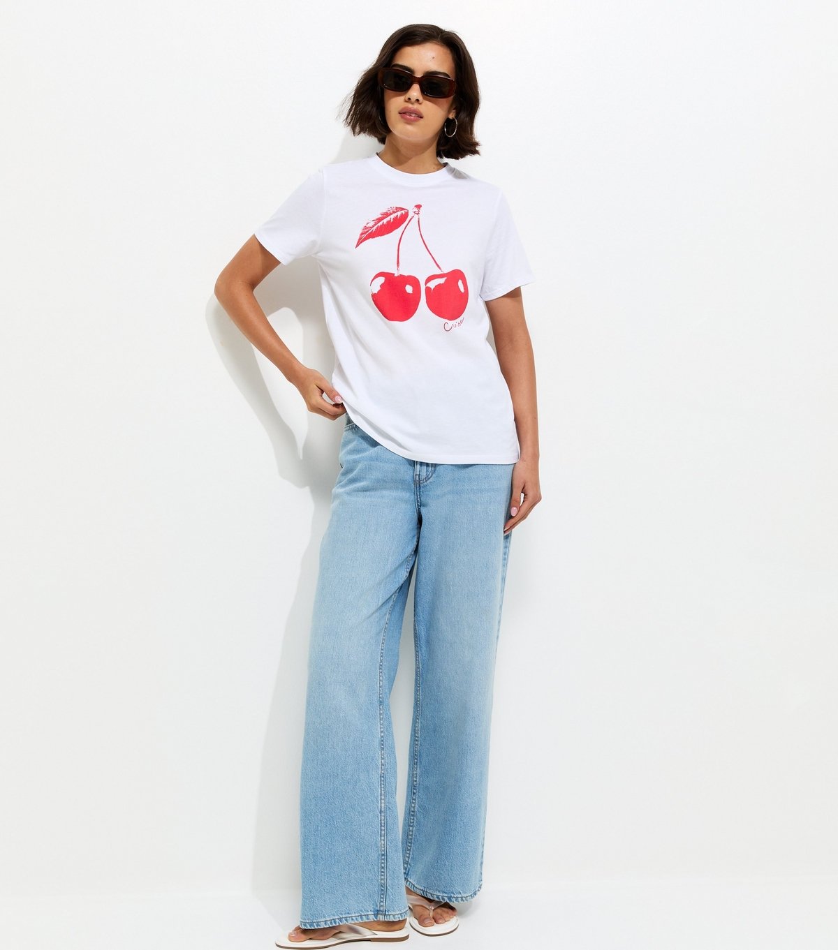 New Look Women's White Cotton Cherry Print T-Shirt New Look - 2